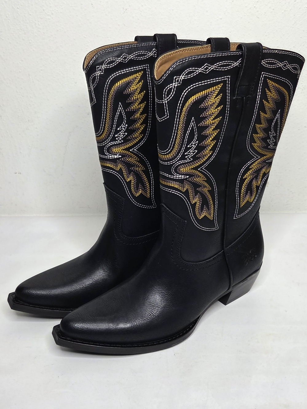 Frye and Co. NWOB Irlene Short Deco Stitch Western Boots Womens 9M Black Vegan